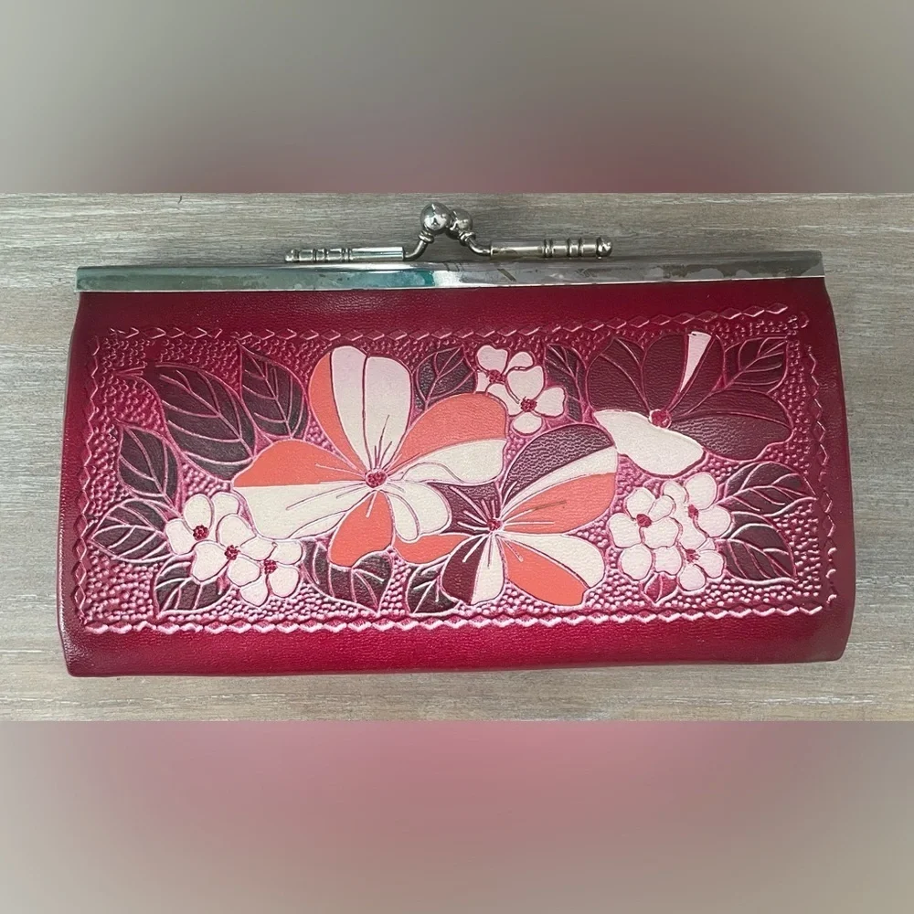 Women’s women's floral embossed vegan leather wallet burgundy red, snap button
